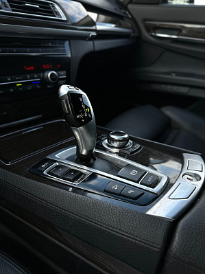 BMW 7 серии, 2013 года, пробег 126042 км