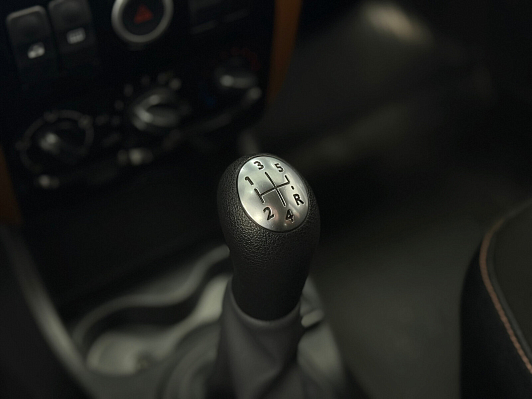 Lada (ВАЗ) Largus Luxe Glonass (7 мест) (2018-2019), 2018 года, пробег 211000 км