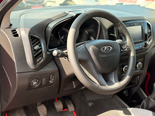 Lada (ВАЗ) XRAY Top Prestige (2015-2016), 2018 года, пробег 165392 км