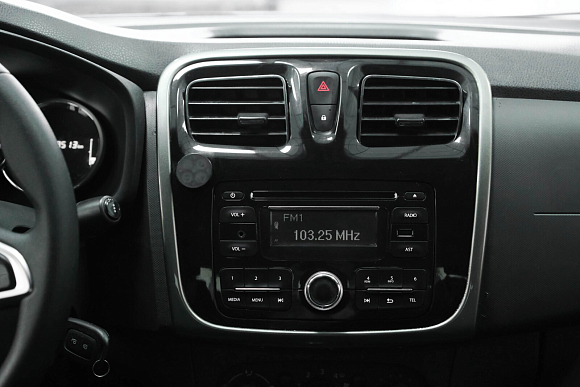 Renault Logan Drive, 2020 года, пробег 99513 км