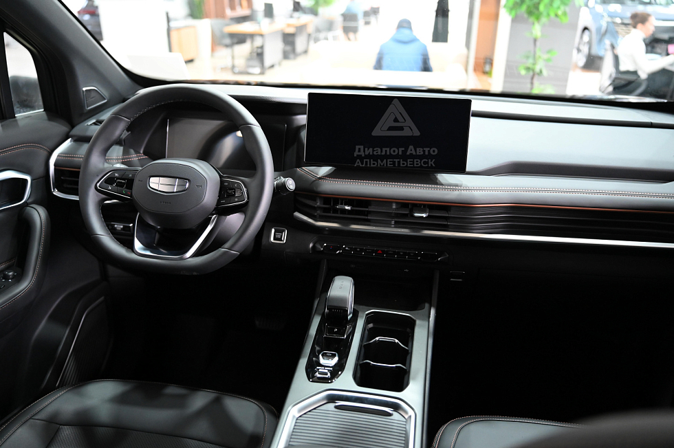 Geely Okavango Flagship, черный