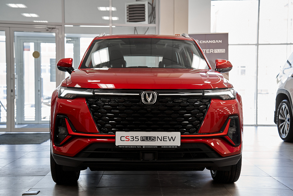 Changan CS35 Plus Advance, красный