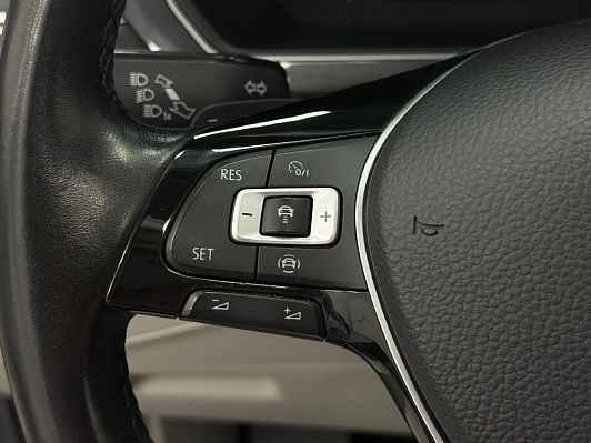 Volkswagen Tiguan, 2019 года, пробег 105312 км