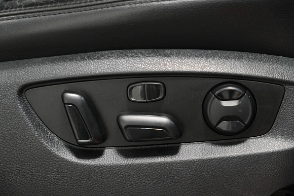 Volkswagen Touareg, 2011 года, пробег 261000 км