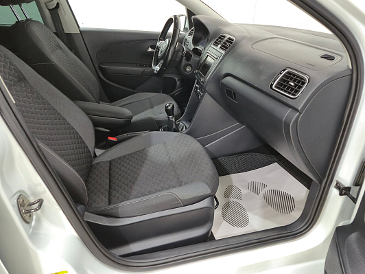 Volkswagen Polo Drive, 2018 года, пробег 131136 км