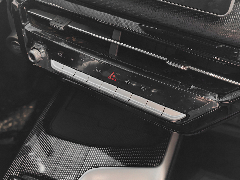 Haval Jolion Оптимум, красный