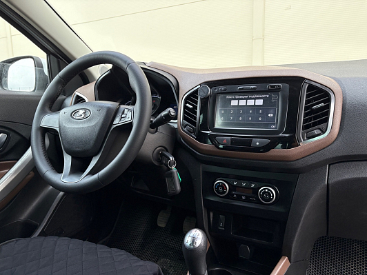 Lada (ВАЗ) XRAY Luxe, 2017 года, пробег 89000 км