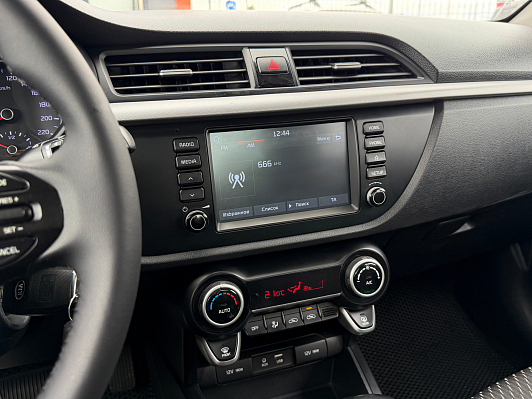 Kia Rio Luxe RED Line, 2018 года, пробег 148000 км
