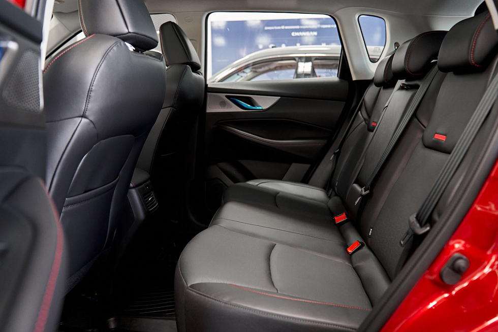 Changan CS35 Plus Tech, красный