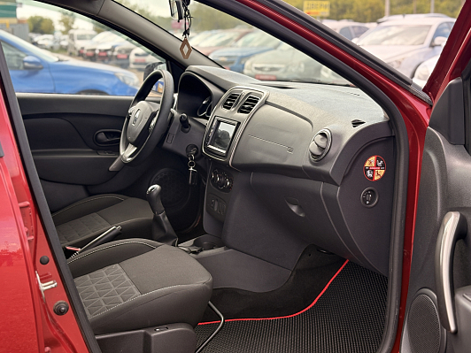 Renault Sandero Confort, 2017 года, пробег 82100 км