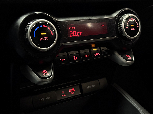Kia Rio Luxe, 2019 года, пробег 92000 км