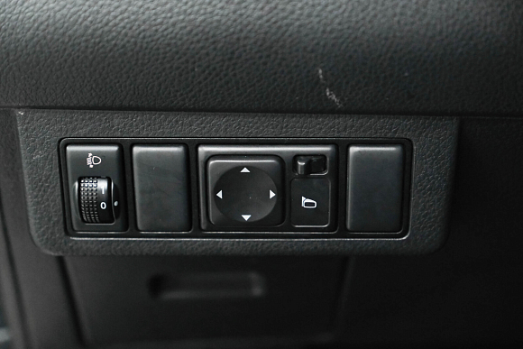 Nissan Tiida, 2012 года, пробег 102709 км