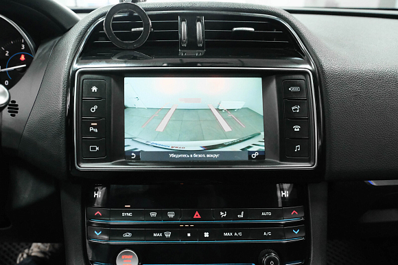 Jaguar F-Pace Pure, 2018 года, пробег 137210 км