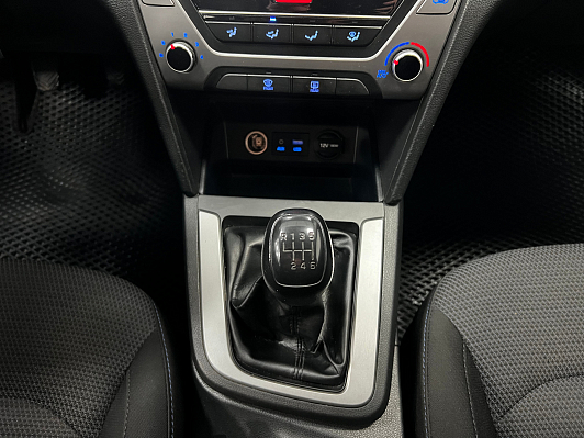 Hyundai Elantra Start, 2017 года, пробег 173500 км