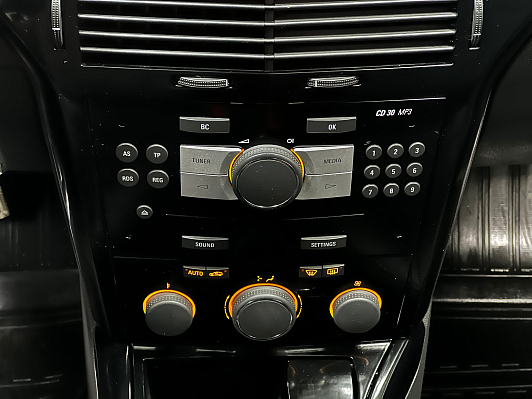 Opel Astra, 2012 года, пробег 190000 км