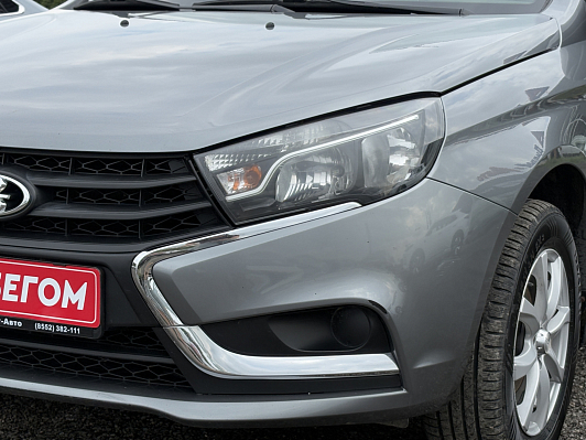 Lada (ВАЗ) Vesta 50 Anniversary, 2017 года, пробег 105000 км