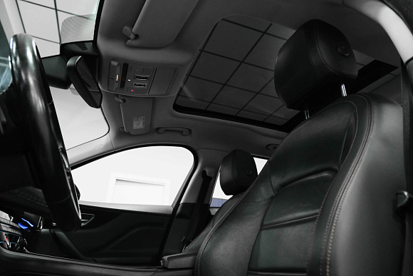 Jaguar F-Pace Pure, 2018 года, пробег 137210 км