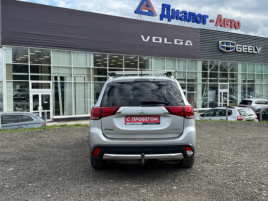 Mitsubishi Outlander Instyle, 2016 года, пробег 111826 км