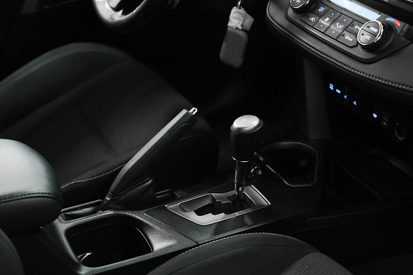 Toyota RAV4, 2016 года, пробег 105500 км