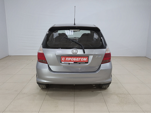 Honda Fit, 2005 года, пробег 151871 км