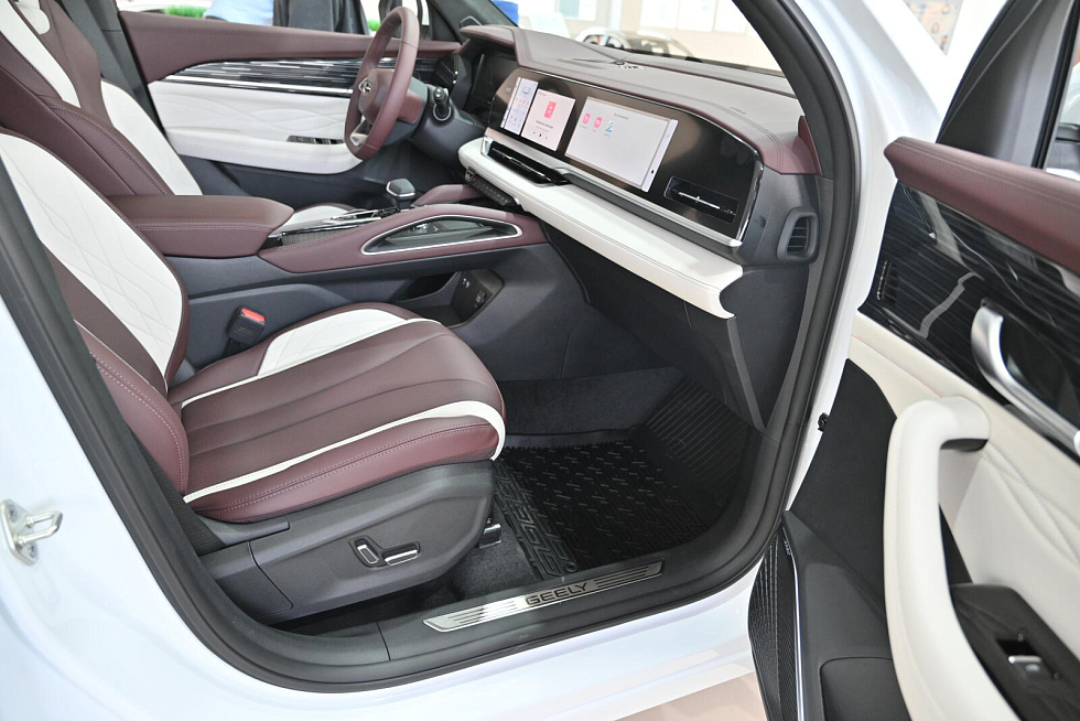 Geely Monjaro , белый