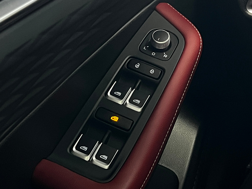 Geely Coolray Luxury, белый