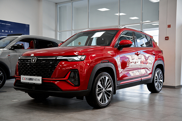 Changan CS35 Plus Tech, красный