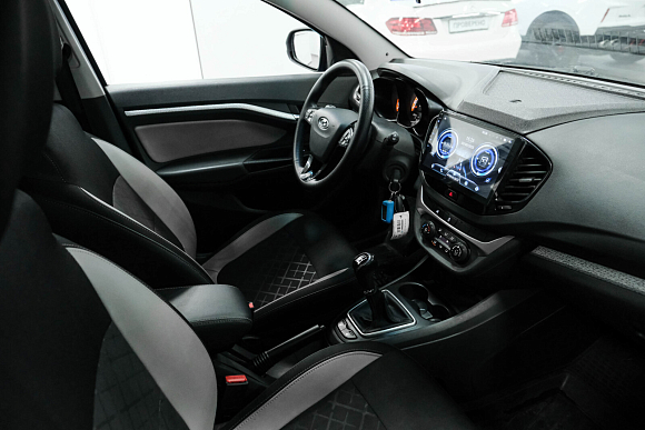 Lada (ВАЗ) Vesta Luxe, 2021 года, пробег 64800 км