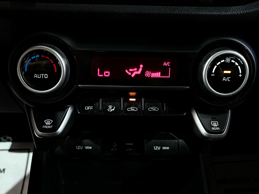 Kia Rio Лига Европы, 2018 года, пробег 100683 км