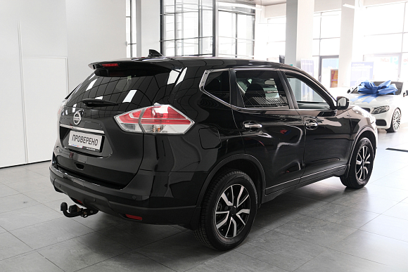 Nissan X-Trail SE, 2017 года, пробег 105000 км