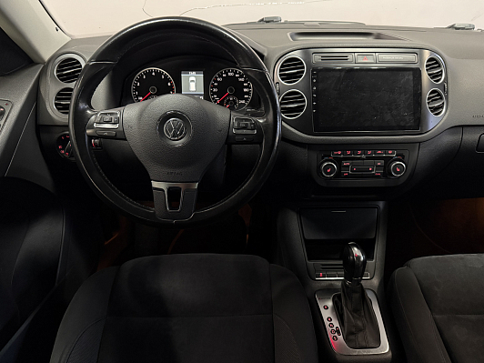 Volkswagen Tiguan Avenue, 2011 года, пробег 111000 км