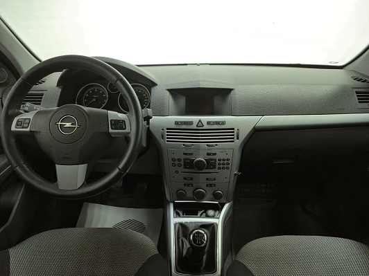 Opel Astra, 2011 года, пробег 191809 км