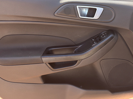 Ford Fiesta Trend, 2015 года, пробег 210128 км