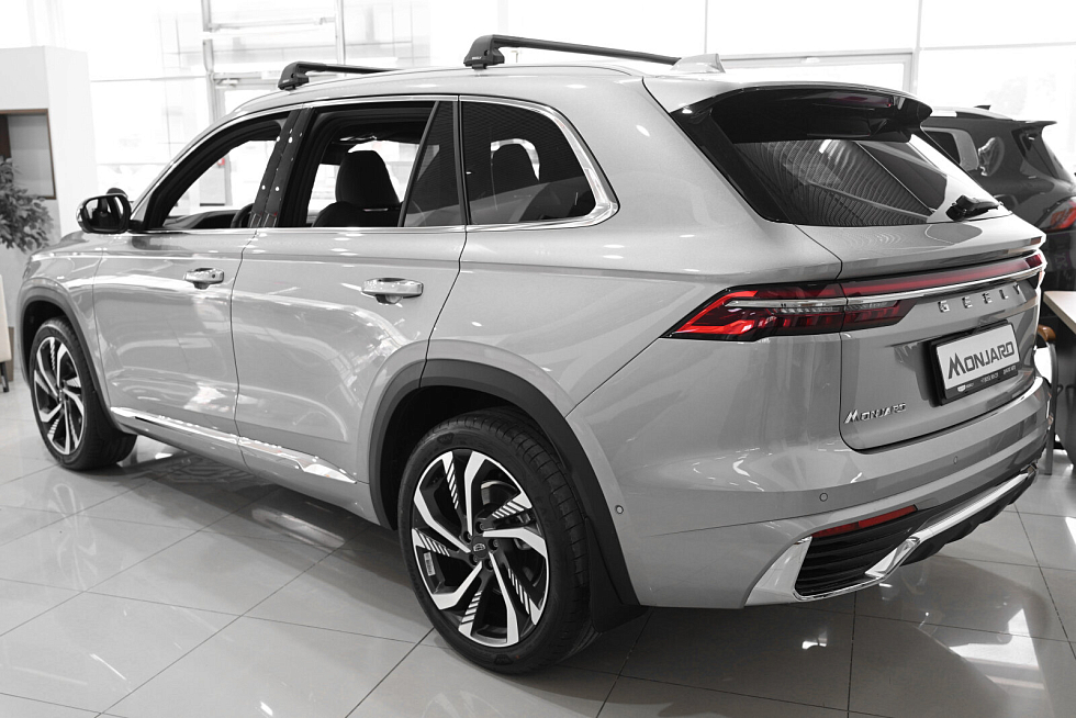 Geely Monjaro Flagship (2023-2025), серебряный