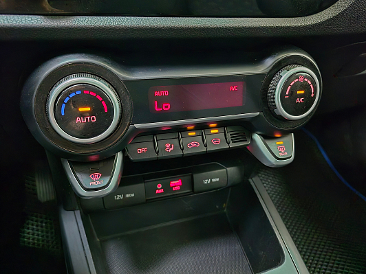 Kia Rio Prestige, 2019 года, пробег 100600 км