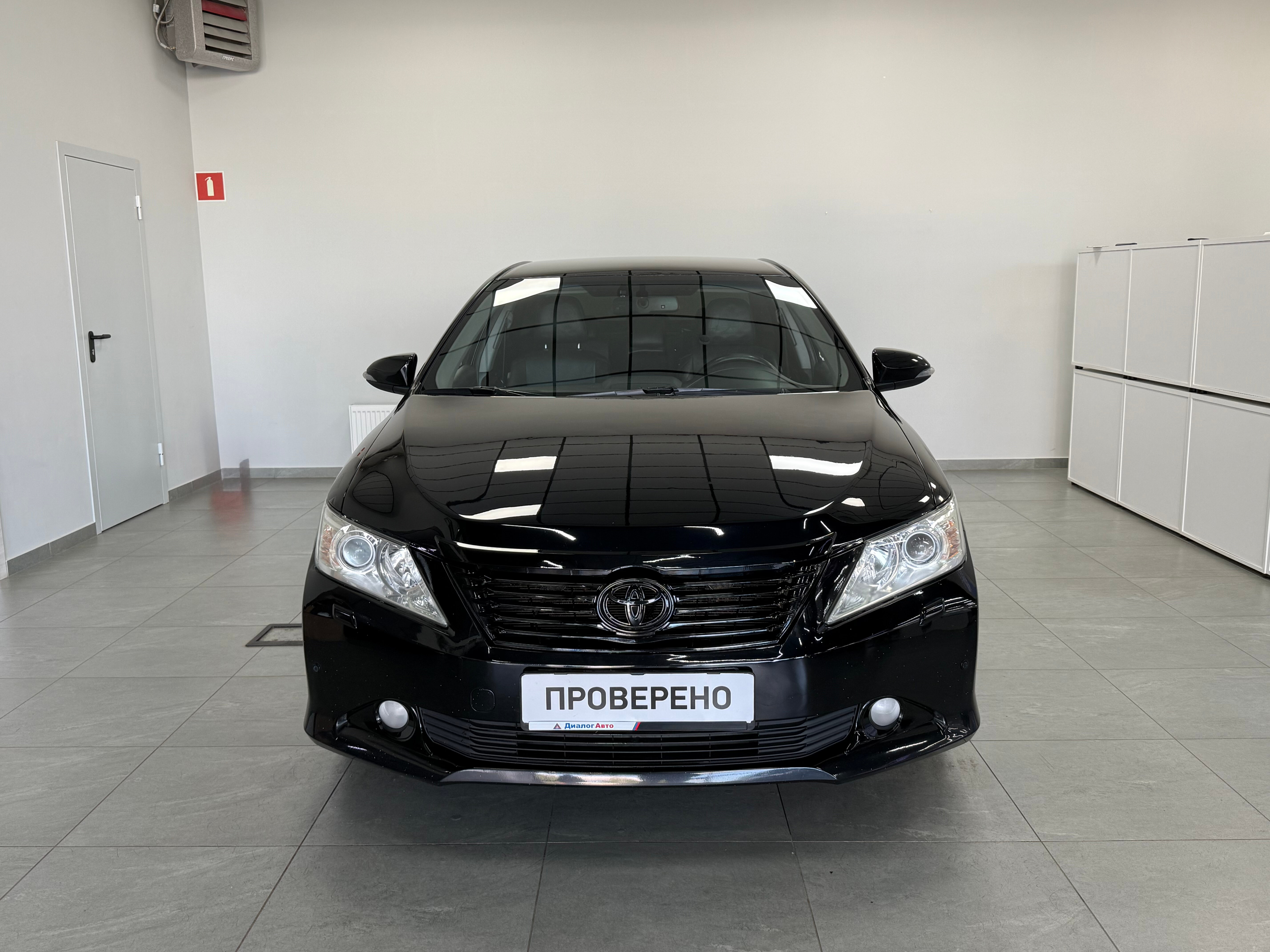 Toyota Camry, 2014 года, пробег 303860 км
