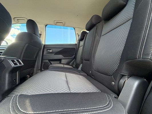 Mitsubishi Outlander Intense+, 2021 года, пробег 163500 км