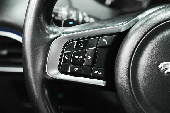 Jaguar F-Pace Pure, 2018 года, пробег 137210 км