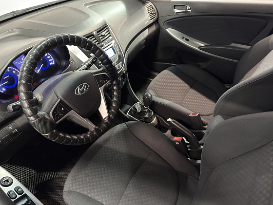 Hyundai Solaris Style, 2013 года, пробег 120000 км