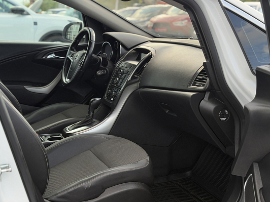 Opel Astra Cosmo, 2011 года, пробег 203510 км