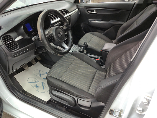 Kia Rio Luxe, 2020 года, пробег 110850 км