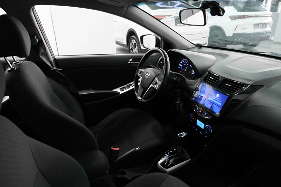Hyundai Solaris Dynamic, 2012 года, пробег 190000 км