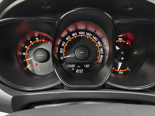 Lada (ВАЗ) Vesta Comfort, 2019 года, пробег 115586 км