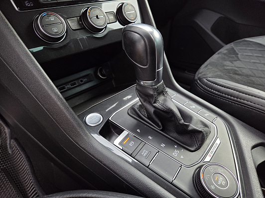 Volkswagen Tiguan, 2019 года, пробег 117212 км