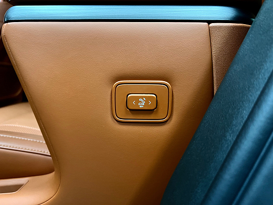 Polar Stone (Jishi) 01 Exclusive (6 seats), 2023 года, пробег 34615 км