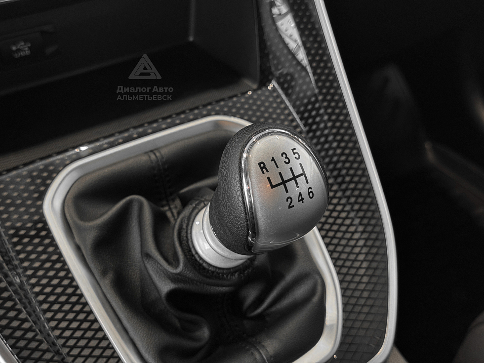 Haval M6 Family, серебряный