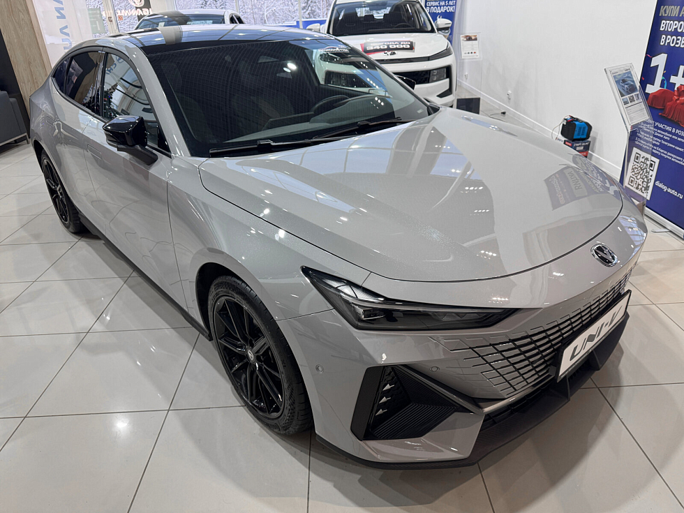 Changan UNI-V LX, серебряный