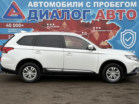 Mitsubishi Outlander Intense, 2018 года, пробег 172000 км