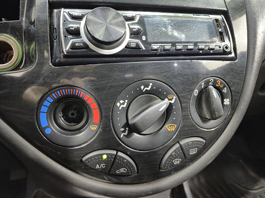 Ford Focus, 2004 года, пробег 215983 км