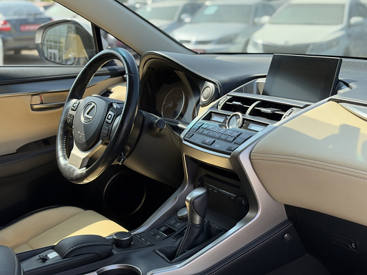 Lexus NX Luxury, 2015 года, пробег 100658 км
